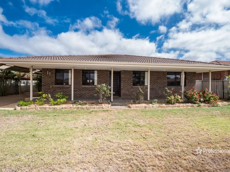 11 Pinyali Way, Waggrakine WA 6530