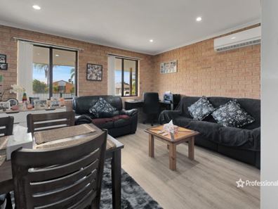 11 Pinyali Way, Waggrakine WA 6530