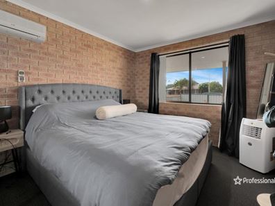 11 Pinyali Way, Waggrakine WA 6530