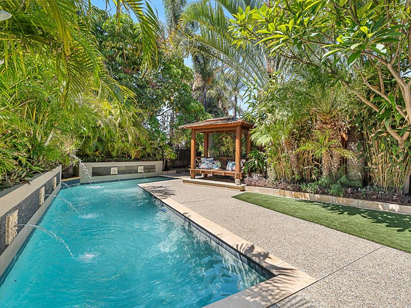 4 Burroughs Road, Karrinyup WA 6018