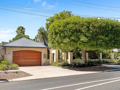 4 Burroughs Road, Karrinyup WA 6018