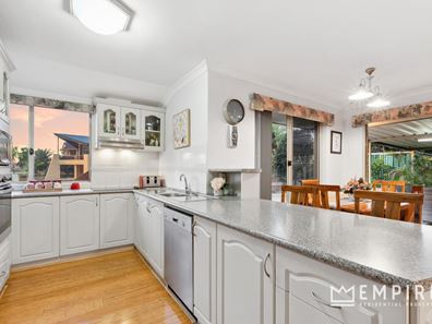 17A Arlington Loop, Coogee WA 6166