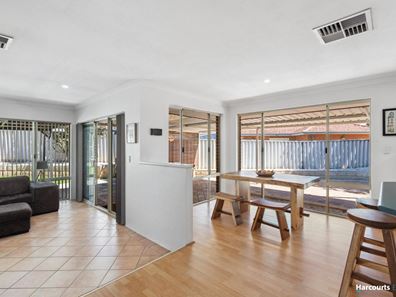 32 Adelphi Court, Marangaroo WA 6064