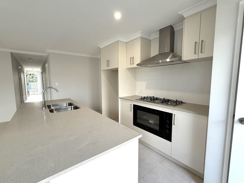 82 Brilliant Boulevard, Mandogalup WA 6167