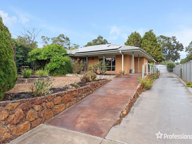 13 Temby Avenue, Kalamunda WA 6076
