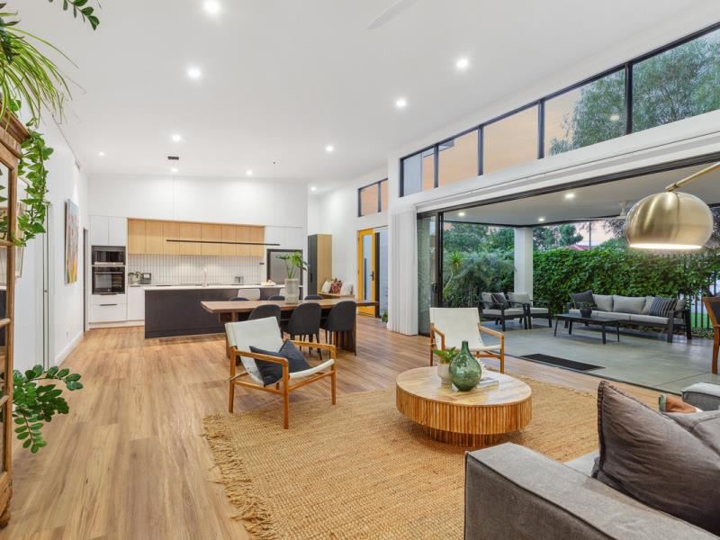 6 Kings Court, Carine