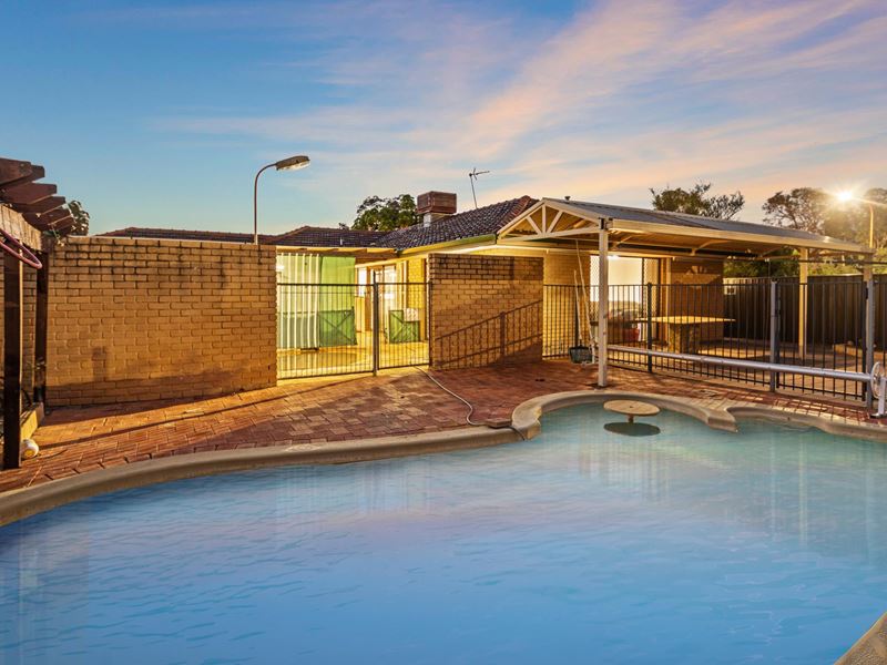 79 Grenadier Drive, Thornlie WA 6108