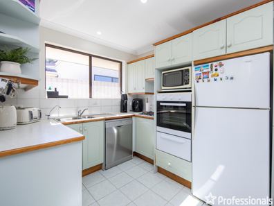 62 Lincoln Road, Forrestfield WA 6058