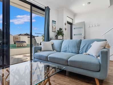 7/2 Crystalline Road, Spearwood WA 6163