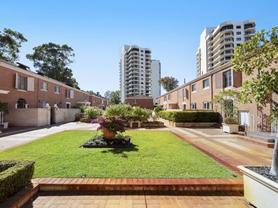 24/12 Wingfield Avenue, Crawley WA 6009