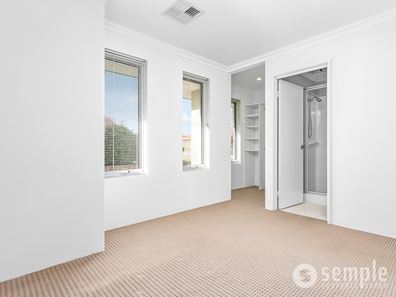 8 Sciano Avenue, Success WA 6164