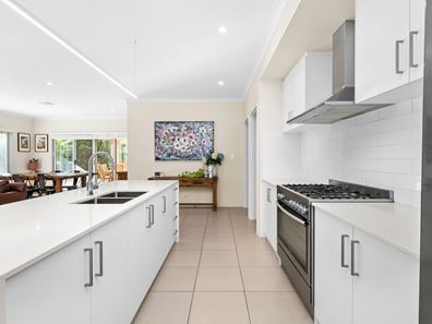 16 Cingalee Drive, Madora Bay WA 6210
