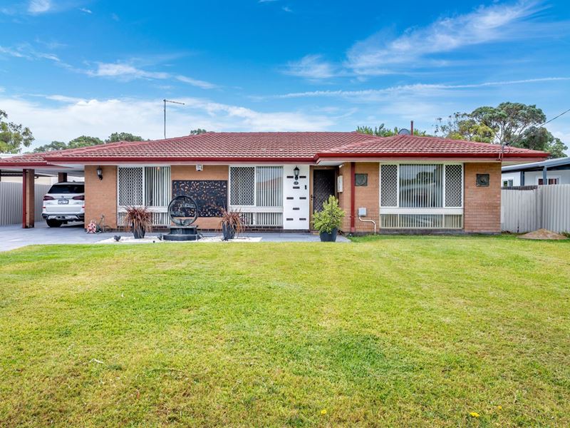 4 Merilup Court, Hillman WA 6168