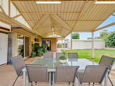 4 Merilup Court, Hillman WA 6168