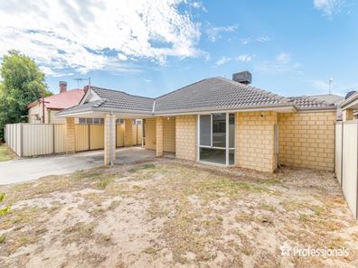 7 McIntosh Street, Queens Park WA 6107