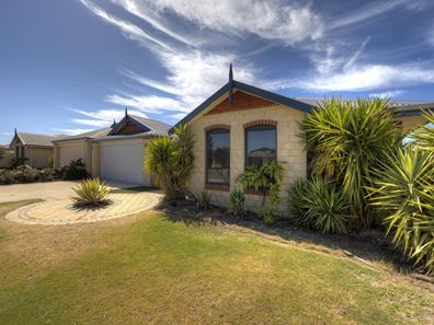 8 Benenden Avenue, Butler WA 6036