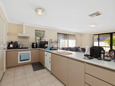7 Knutsford Crescent, Port Kennedy WA 6172