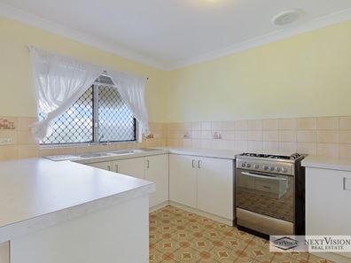 5 Plantagenet Cres, Hamilton Hill WA 6163