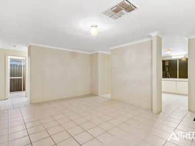 2/4 MacKay Crescent, Gosnells WA 6110