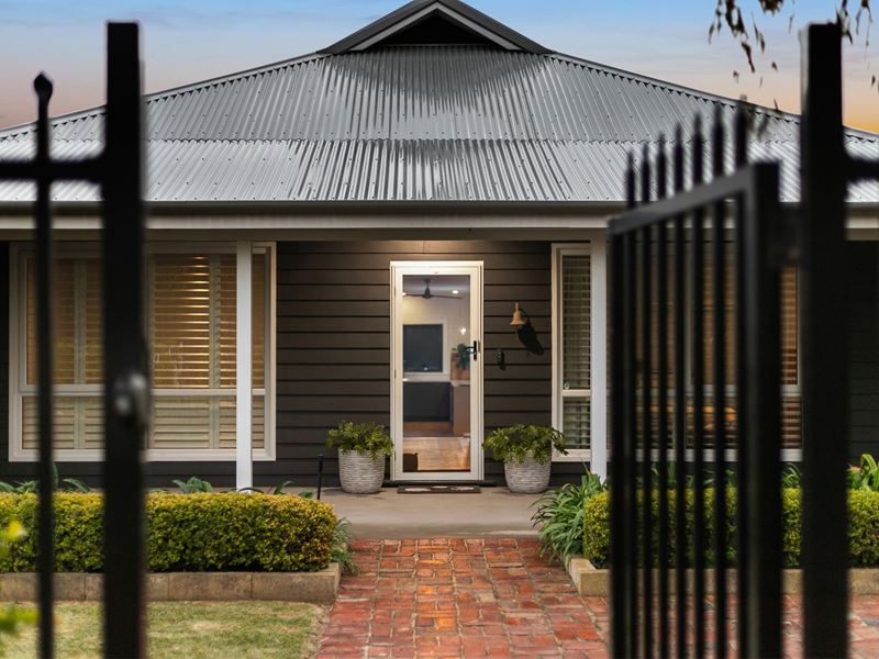 20 Regan Street, Rockingham