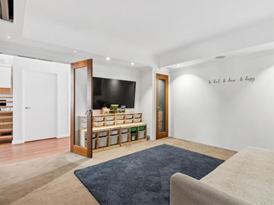 10 Mallorca Avenue, Hillarys WA 6025