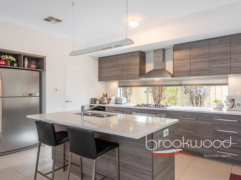 30 Parkfarm Drive, South Guildford WA 6055