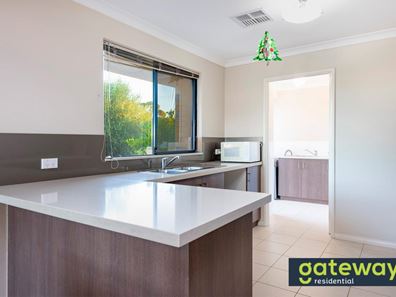 4/3 Minori  Gardens, Yangebup WA 6164