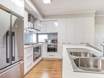 234A Seville Drive, Seville Grove WA 6112
