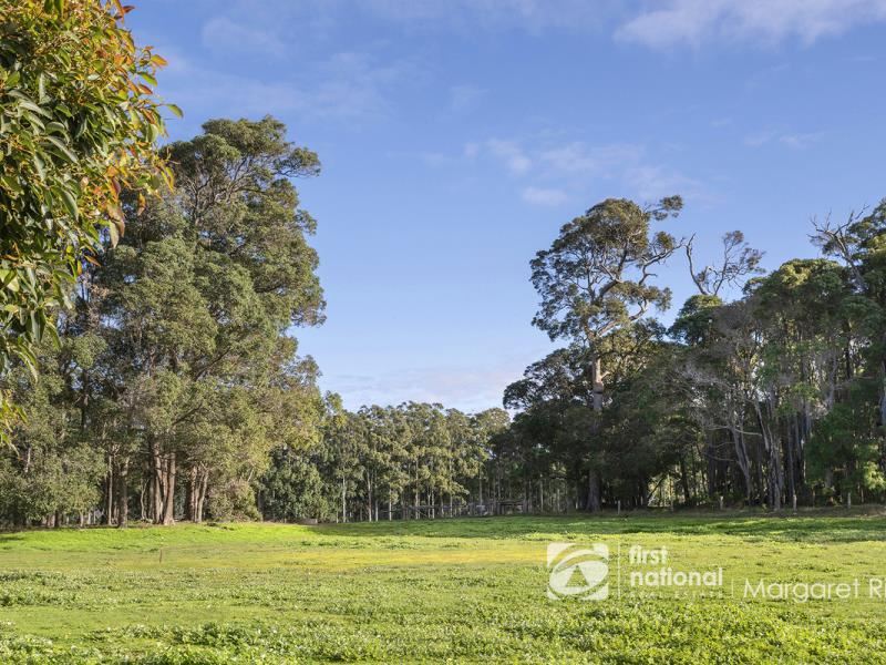 7 Dobbins Place, Witchcliffe WA 6286