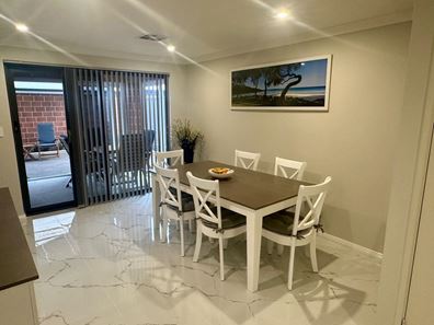 8 Blakey Way, Ellenbrook WA 6069