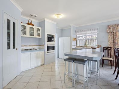 86 Waratah Boulevard, Canning Vale WA 6155