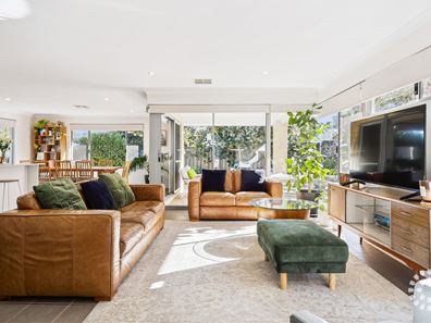 54B Rennie Crescent, Hilton WA 6163