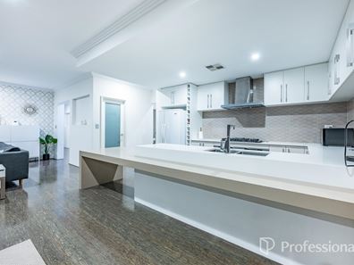 11 Charleston Road, Eglinton WA 6034
