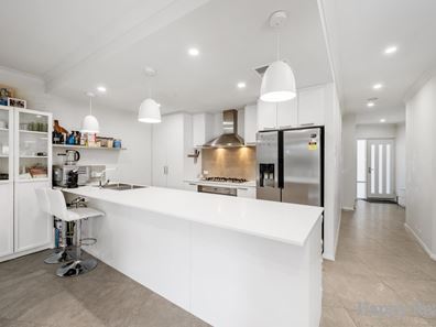 2B Kinsale Parkway, Canning Vale WA 6155