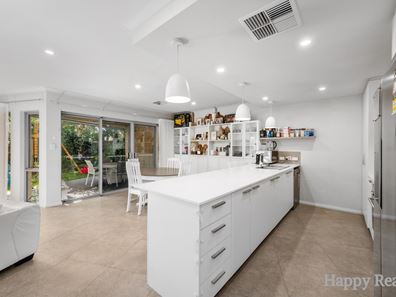 2B Kinsale Parkway, Canning Vale WA 6155