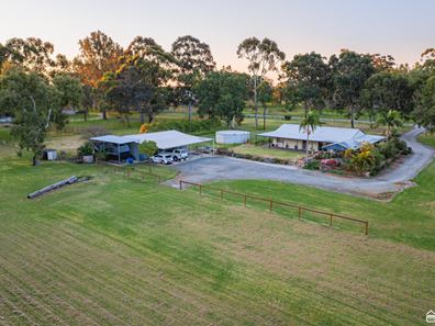 20 Tiara Court, Darling Downs WA 6122
