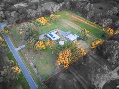 20 Tiara Court, Darling Downs WA 6122