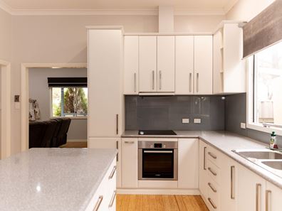 24 Kitchener Road, Merredin WA 6415