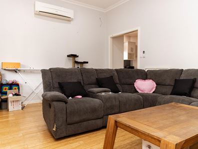 24 Kitchener Road, Merredin WA 6415