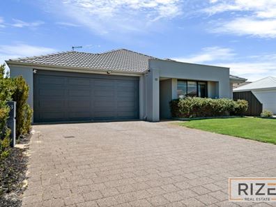 13 Farnese Way, Banksia Grove WA 6031