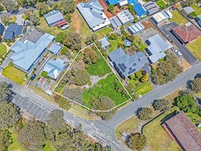 21 Roe Parade, Emu Point WA 6330