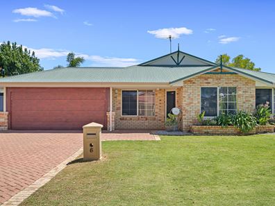 6 Suncrest Meander, Meadow Springs WA 6210