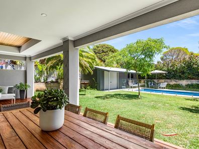 42 Dampier Avenue, City Beach WA 6015