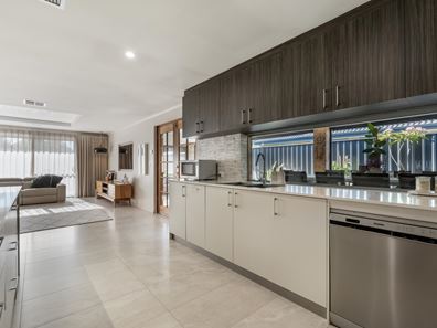110 Hellfire Drive, Darch WA 6065