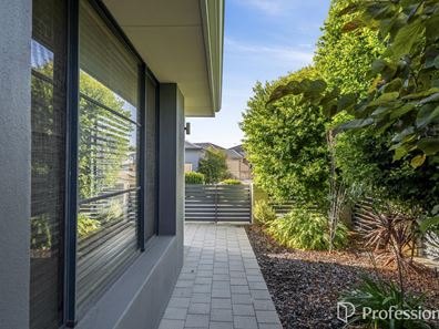 22 Coot Way, Tapping WA 6065