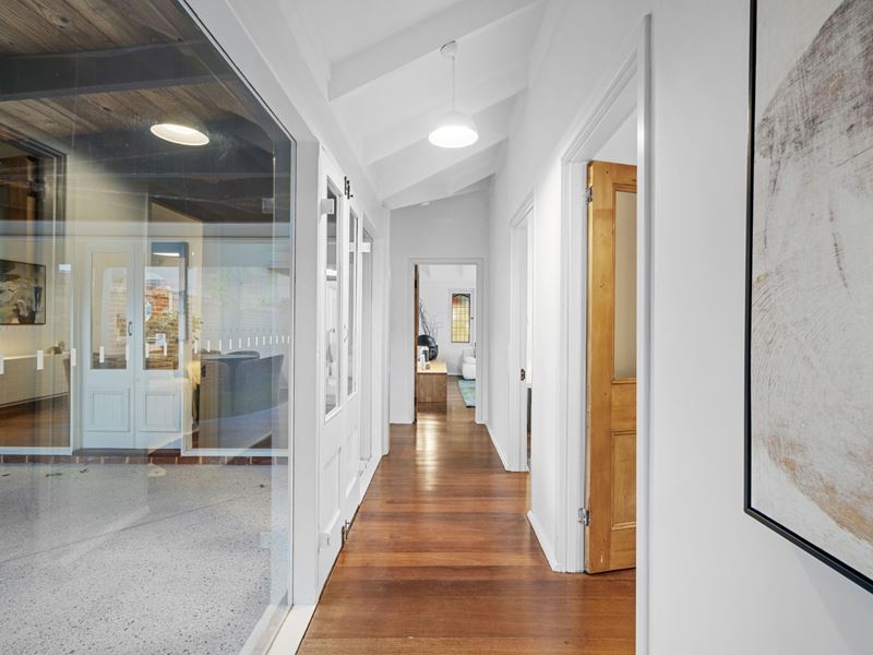 73A Thompson Road, North Fremantle WA 6159