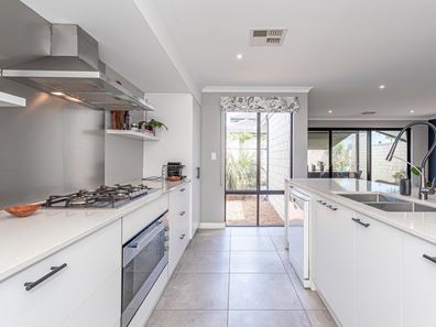 15a Clubb Street, Karrinyup WA 6018