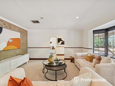 7 Arundel Court, Maida Vale WA 6057