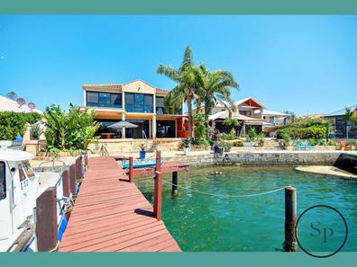 8 Rialto Place, Halls Head WA 6210