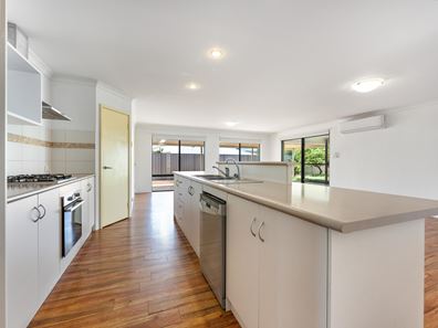 47 Derna Parade, Wandina WA 6530